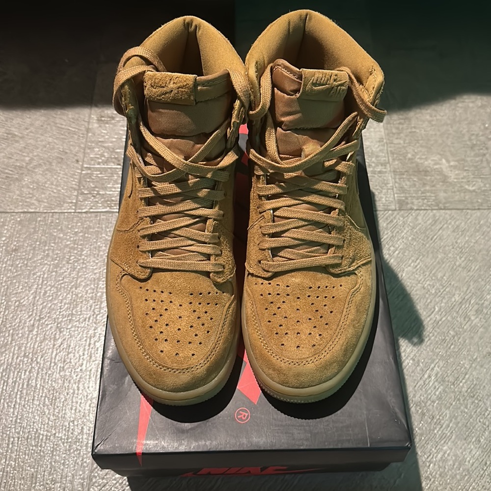Nike Air Jordan 1 Retro High OG Wheat Men’s size 8.5